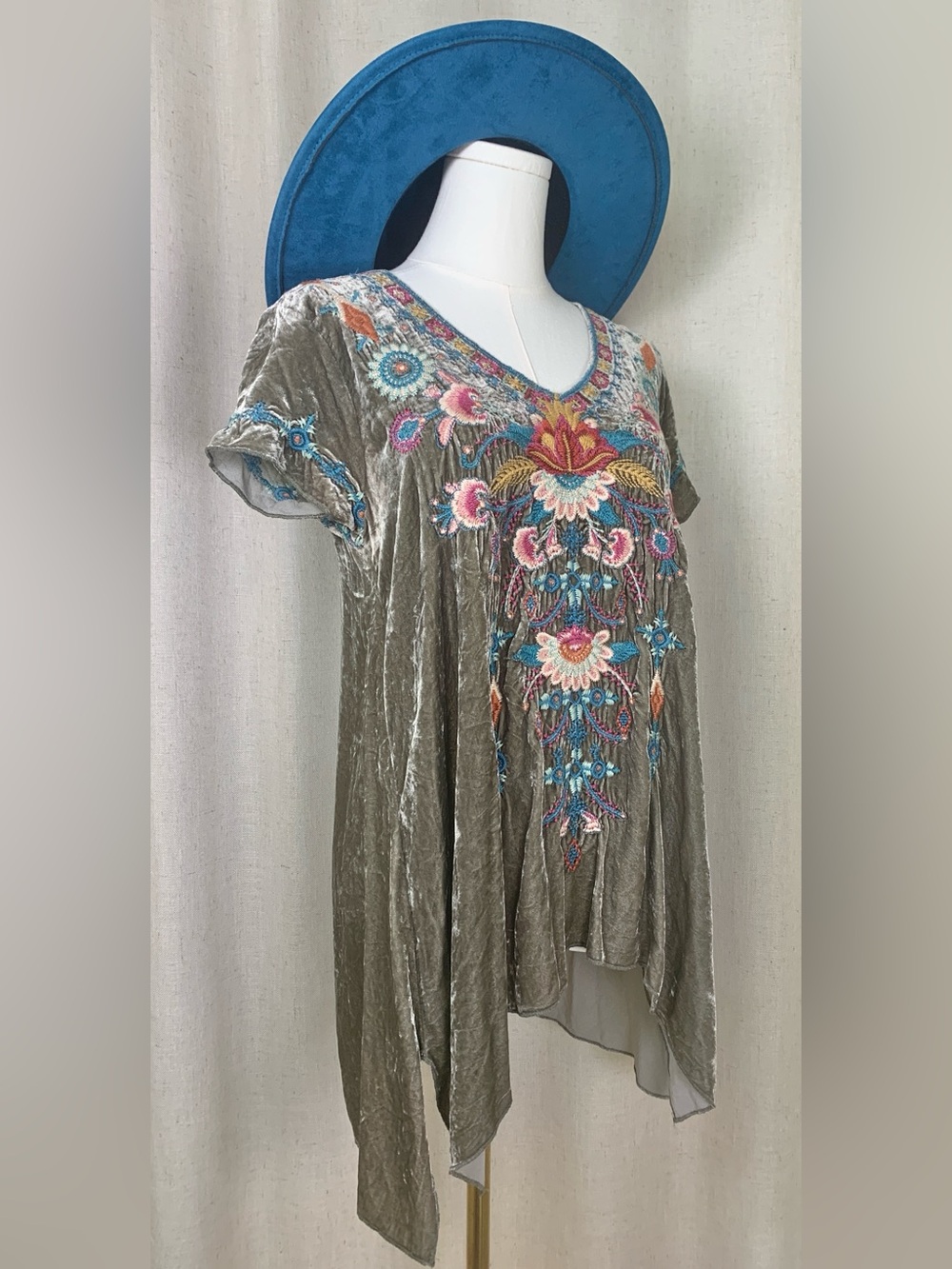 Johnny Was Embroidered Velvet V-Neck Tunic Top in Olive Green - Picture 3 of 6